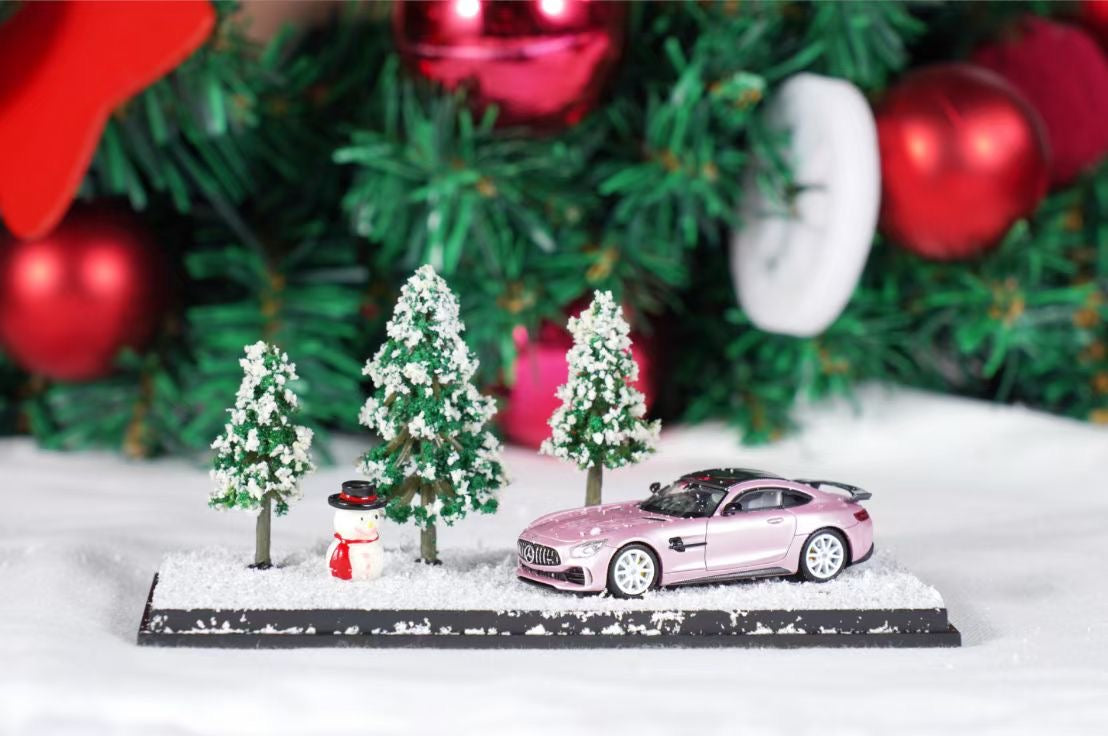 Fine Works 1:64 Mercedes Benz AMG GT MK1 C190 GTR 2017 Metallic Pink Christmas Editionn with Christmas Diorama Limited 500 Pieces