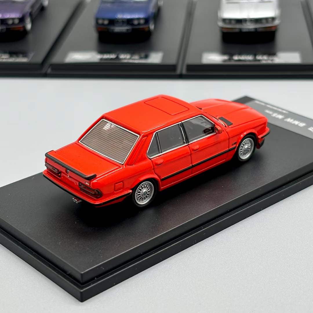 King Model 1:64 BMW M5 E28 5 Series 4 Doors Sedan Mk2 Tangerine Orange Red