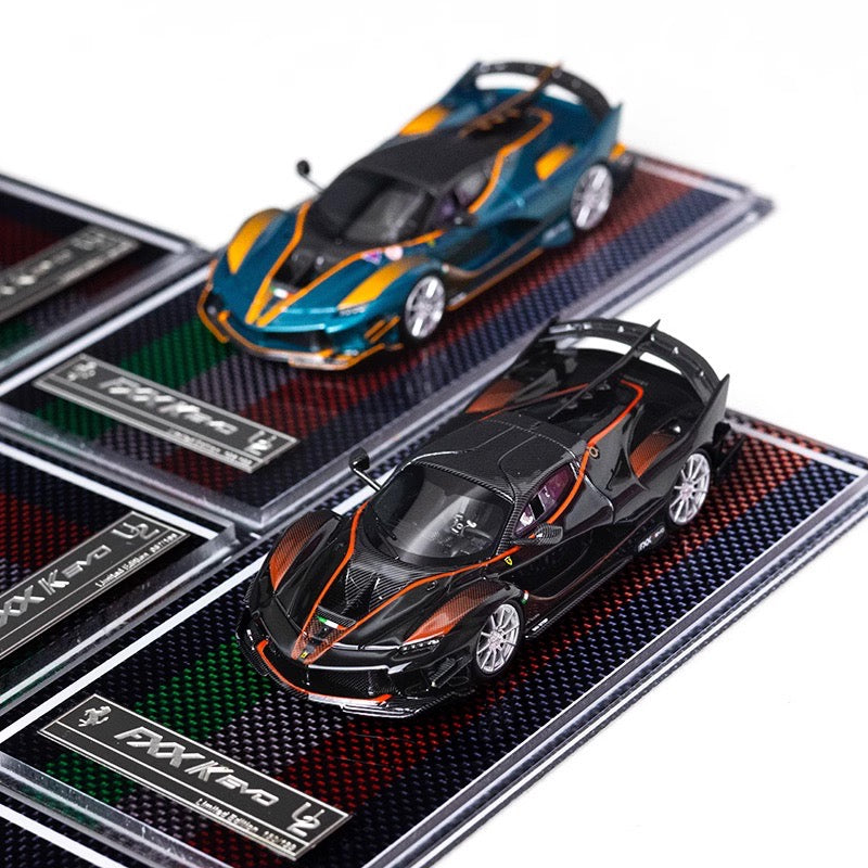 [Premium Resin Model] U2 1:64 Ferrari FXX-K EVO Green Orange with Crystal Base Platform