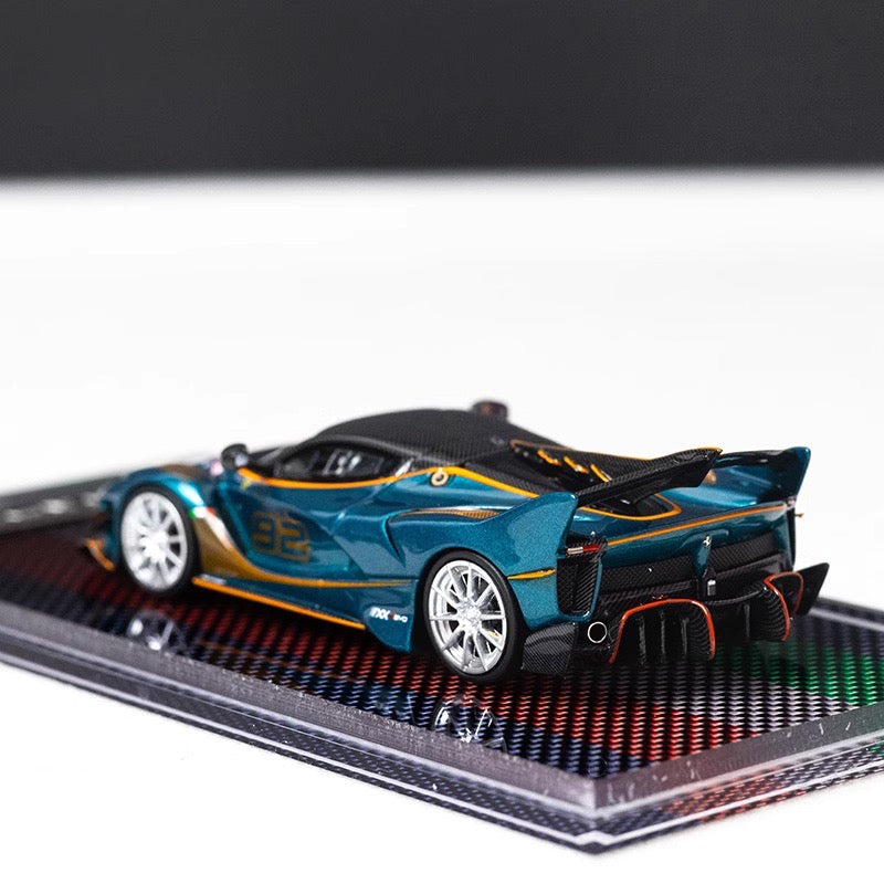 [Premium Resin Model] U2 1:64 Ferrari FXX-K EVO Green Orange with Crystal Base Platform