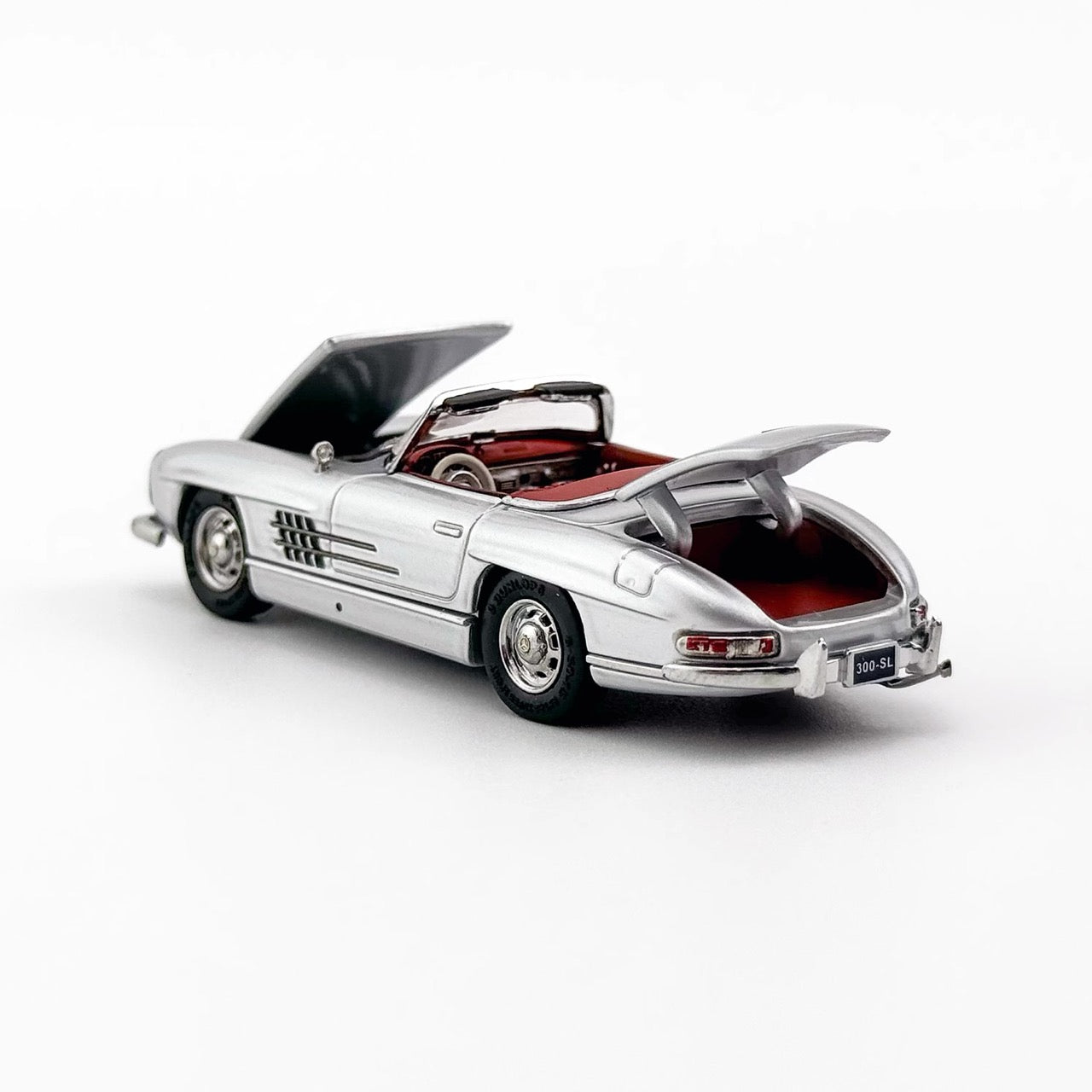 YS Model 1:64 Mercedes Benz SL Class MK1 300SL Roadster W198 Convertible Coupe Openable Front and Rear Hood Chrome White