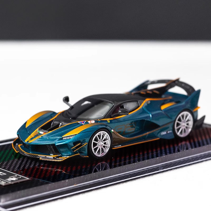 [Premium Resin Model] U2 1:64 Ferrari FXX-K EVO Green Orange with Crystal Base Platform