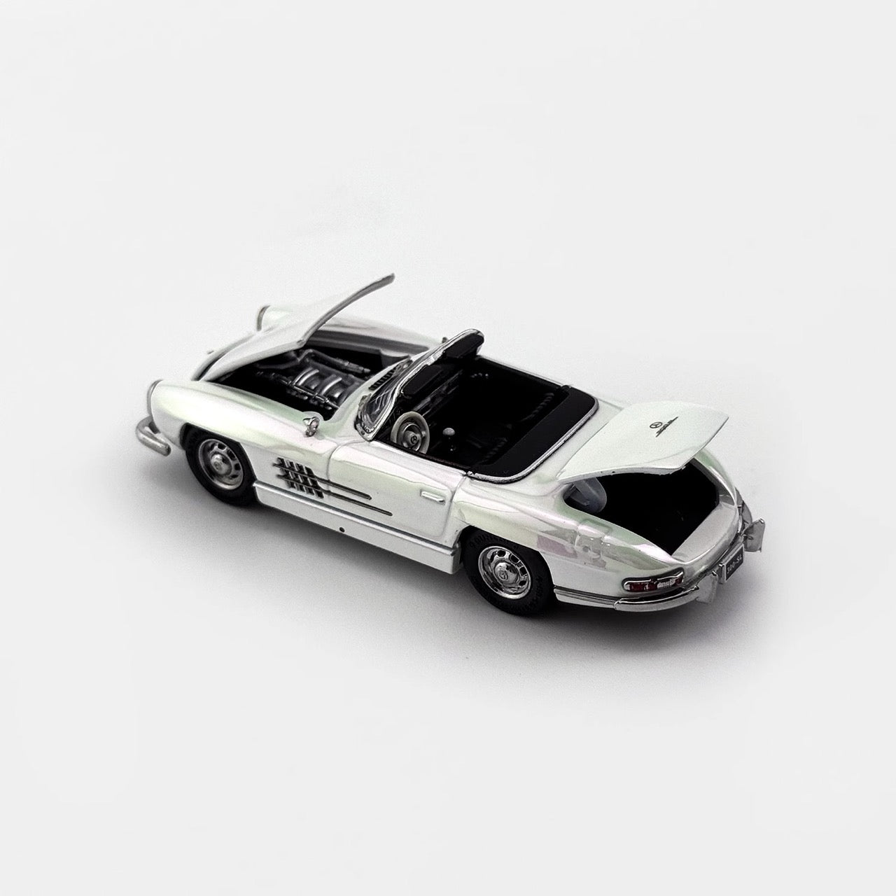 YS Model 1:64 Mercedes Benz SL Class MK1 300SL Roadster W198 Convertible Coupe Openable Front and Rear Hood Chrome White