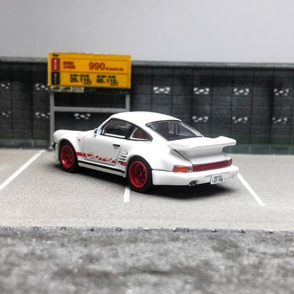 Master Model 1:64 Porsche 930 Turbo Open Engine Hood Wangan Midnight Black Bird Modified Edition- White with Red Wheels