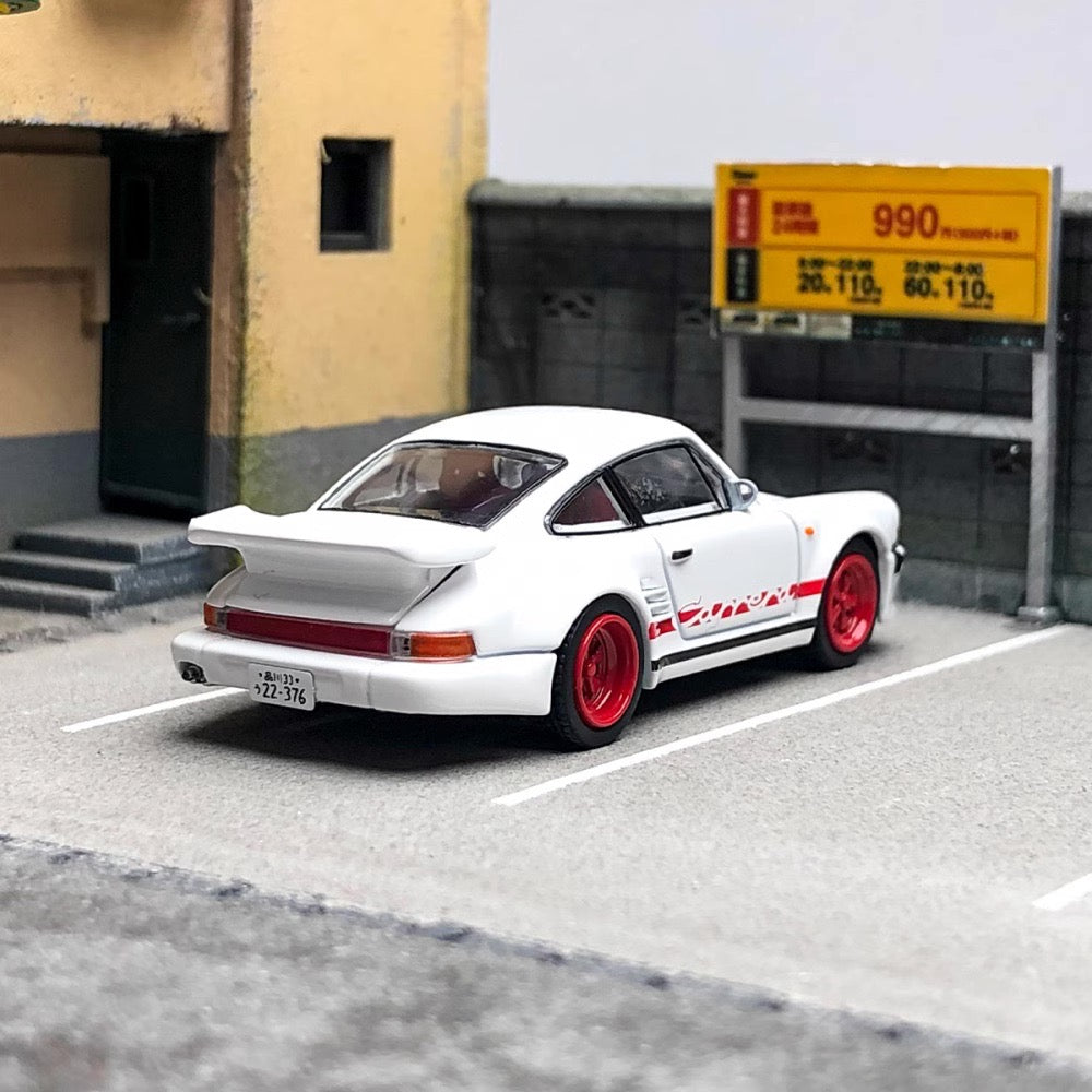 Master Model 1:64 Porsche 930 Turbo Open Engine Hood Wangan Midnight Black Bird Modified Edition- White with Red Wheels