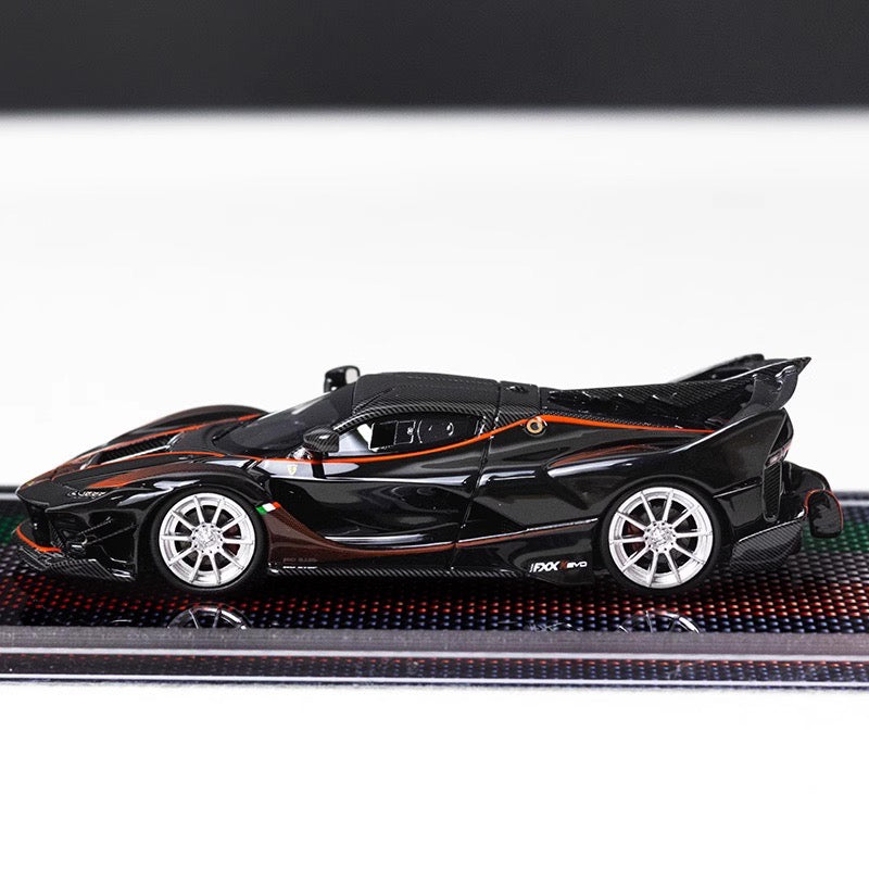 [Premium Resin Model] U2 1:64 Ferrari FXX-K EVO Black with Crystal Base Platform