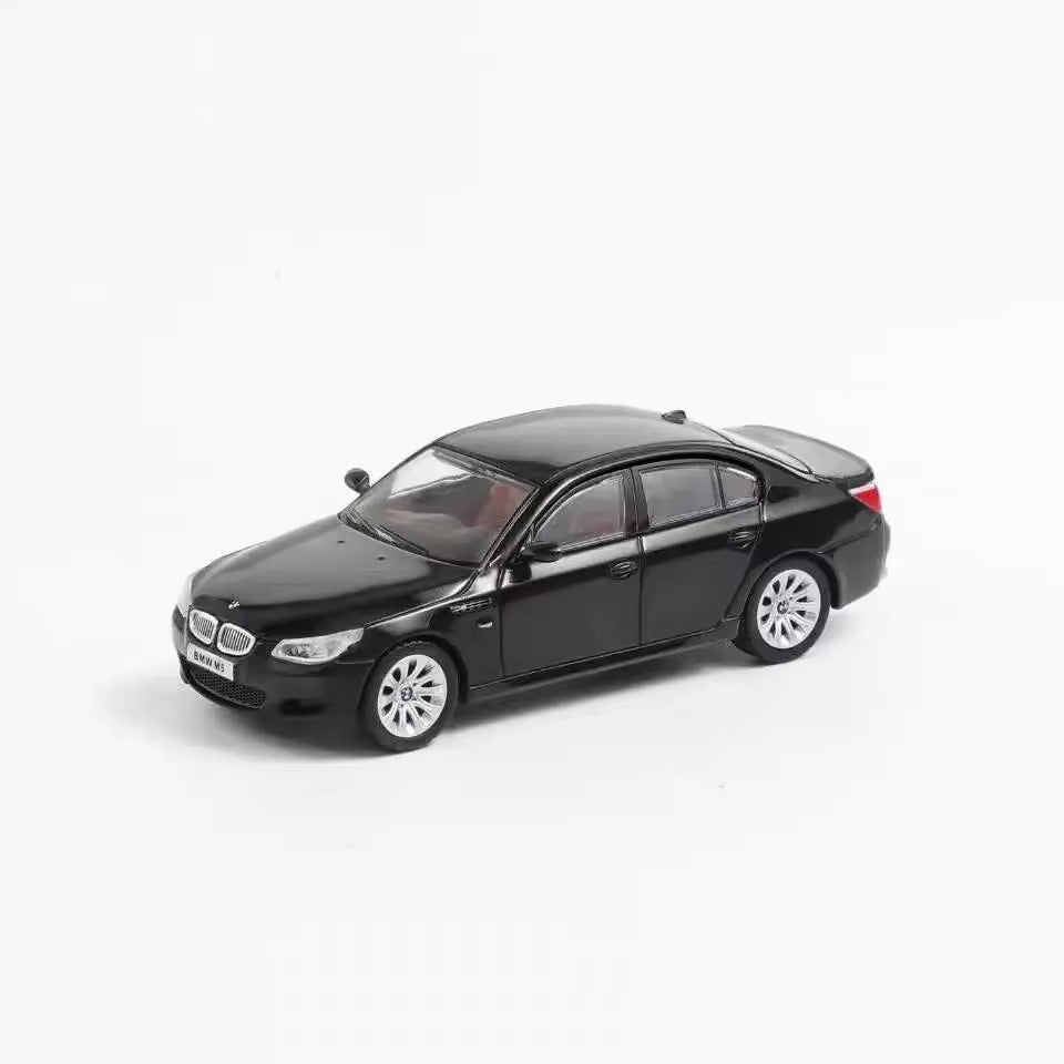 Shadow 1:64 BMW Sedan M5 E36 LHD Black with Acrylic Case