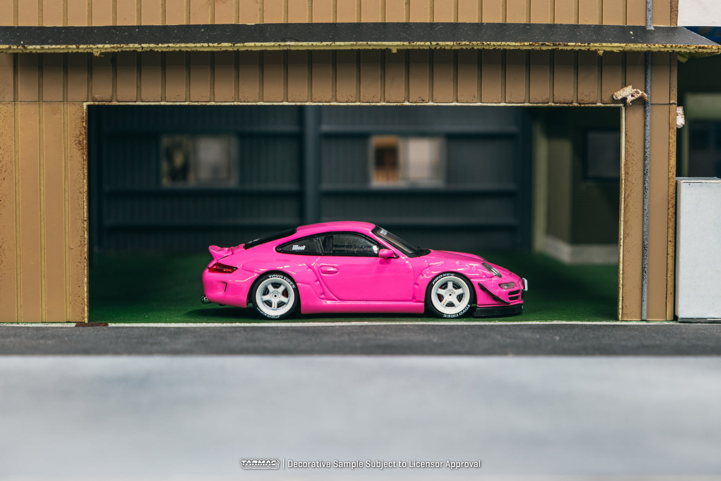 Tarmac Works 1/64 Porsche RWB 997 Pink - HOBBY64