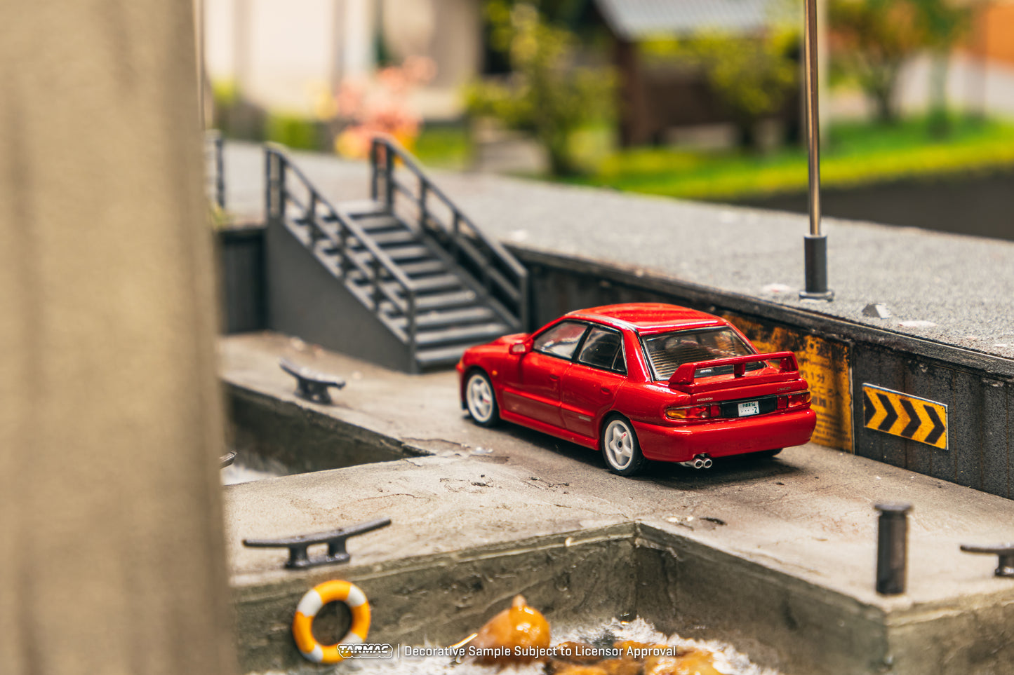 Tarmac Works 1/64 Mitsubishi Lancer GSR Evolution II Red with Tarmac Cards - GLOBAL64