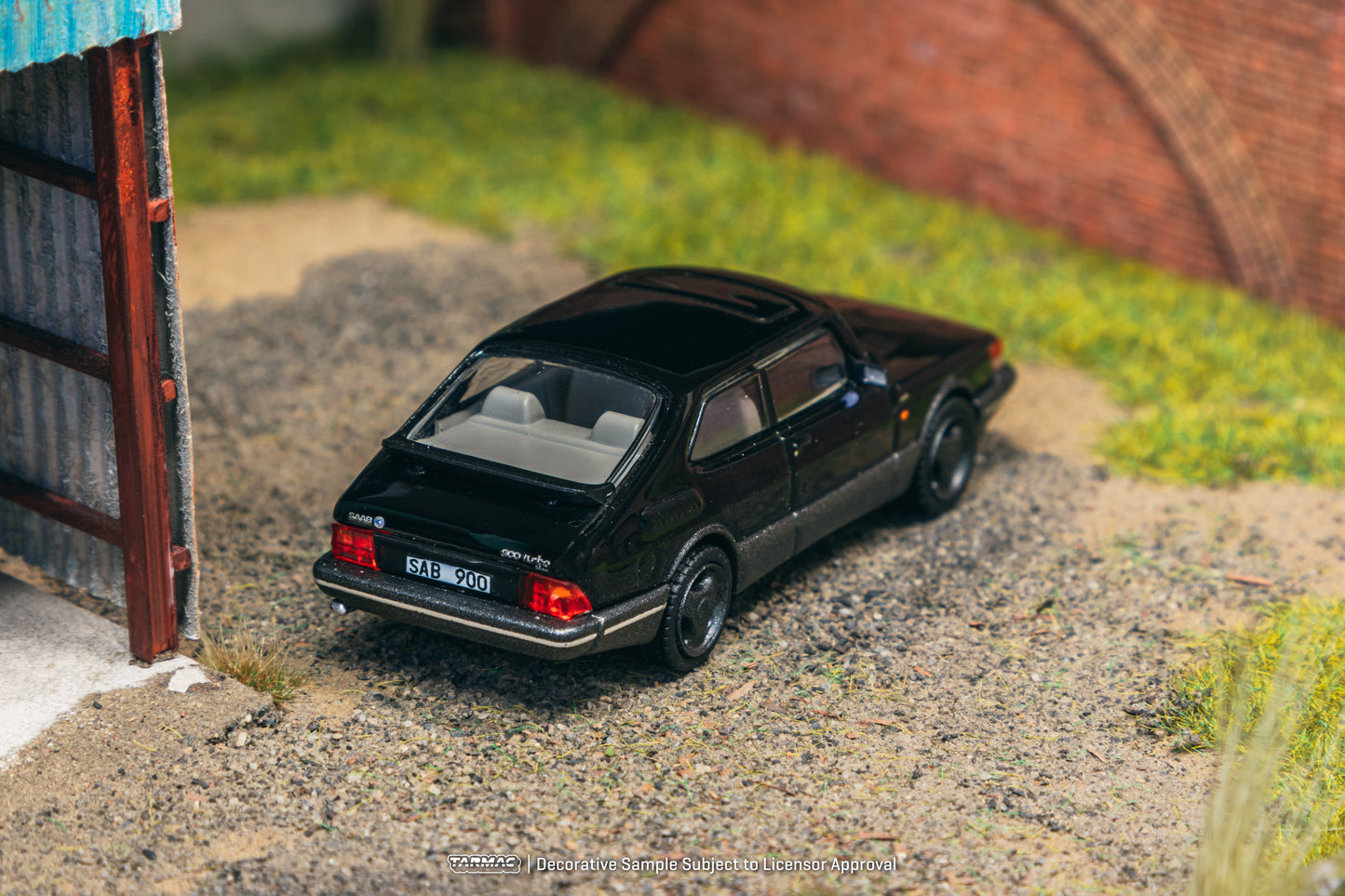 Tarmac Works 1/64 Saab 900 Turbo Black - GLOBAL64