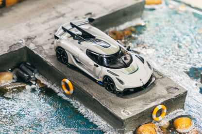 Tarmac Works 1/64 Koenigsegg Jesko Attack White with Tarmac Cards - Lamley Special Edition - GLOBAL64